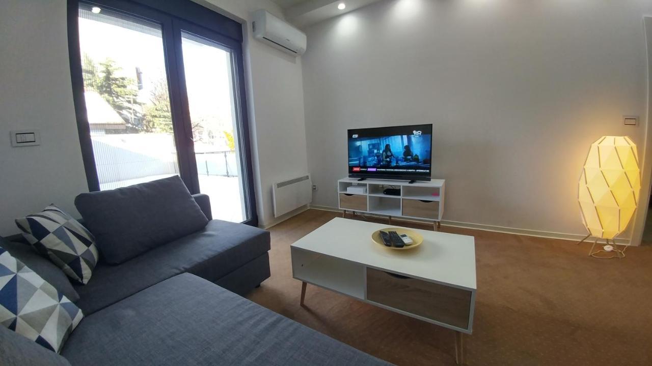 J&J Apartments Белград Экстерьер фото